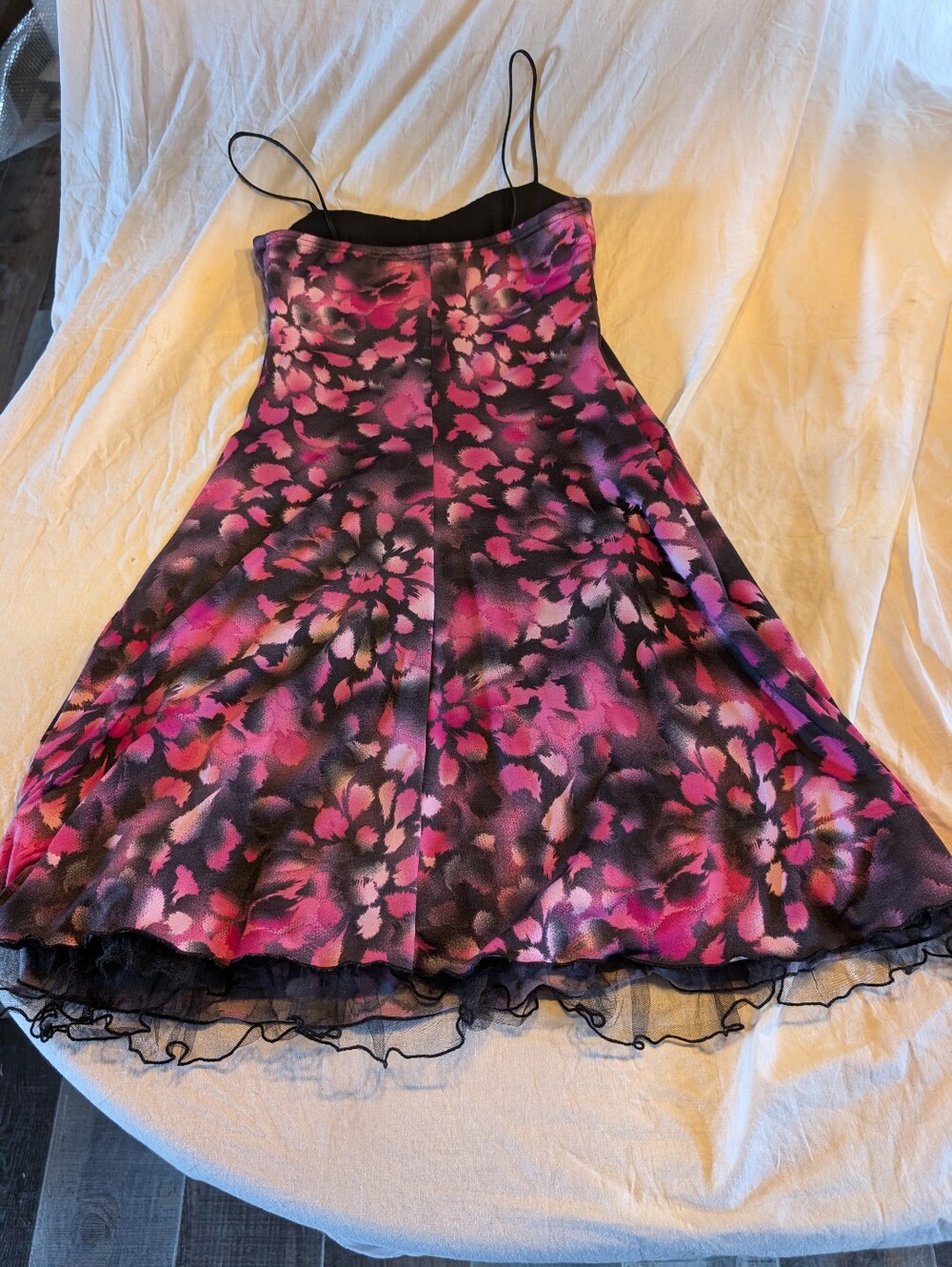 2/40$ Vintage Pink & Black Floral Spaghetti-Strap Mini Dress - Picture 4 of 6